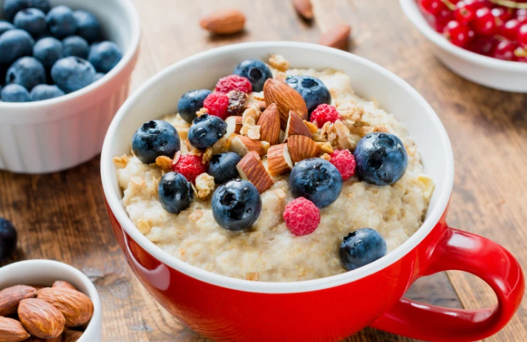 Oatmeal with Mixed Nuts and Berries